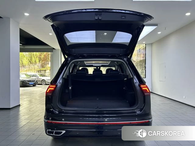 Volkswagen Tiguan L 2022 Черный из Китая
