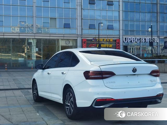 Volkswagen Lavida 2023 Белый из Китая