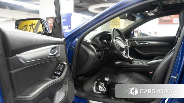 Cadillac CT5 2023 Синий из Китая