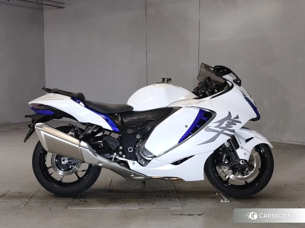 Проданный Suzuki GSX1300R HAYABUSA 2023 из Японии