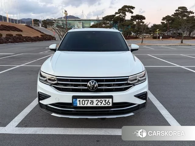 Volkswagen Tiguan second Generation 2022 Белый из Кореи