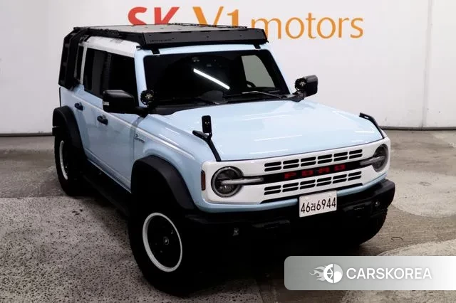 Ford Bronco 6th Generation 2023 Небесно-голубой из Кореи