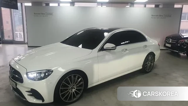 Mercedes-Benz E-Class W213 2022 Белый из Кореи