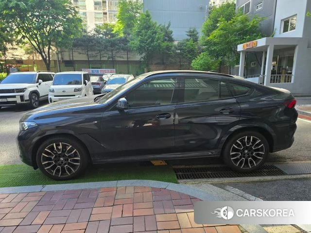 BMW X6 (G06) 2025 Черный из Кореи