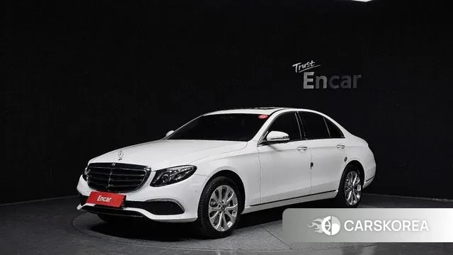 Mercedes-Benz E-Class W213 2018 Белый из Кореи