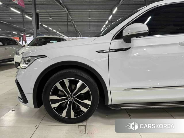 Volkswagen Tiguan L 2023 Белый из Китая