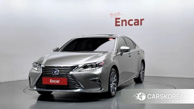 Lexus New ES300h 2018 Серебристо-серый из Кореи