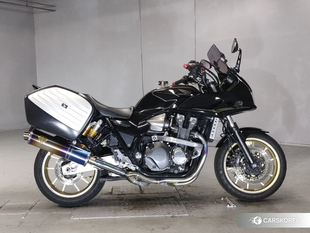 Проданный Honda CB1300ST 2011 из Японии, фото 2