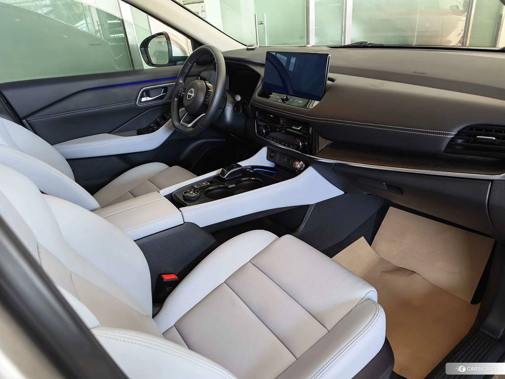 Nissan Qijun 2023 Шампань из Китая