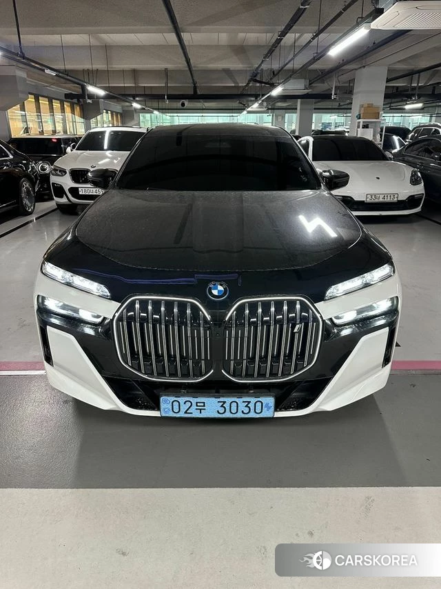 BMW i7 (G70) 2023 Белый из Кореи