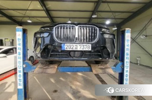 BMW X7 (G07) 2024 Черный из Кореи