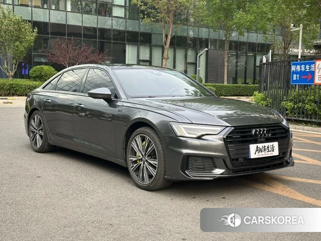 Audi A6L 2021 Темно-серый из Китая