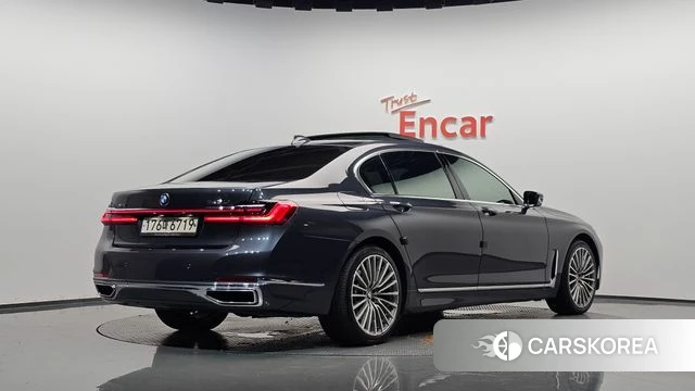 BMW 7 Series (G11) 2020 Серый из Кореи