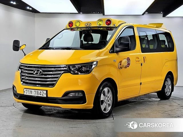 Hyundai The New Grand Starex 2018 Желтый из Кореи