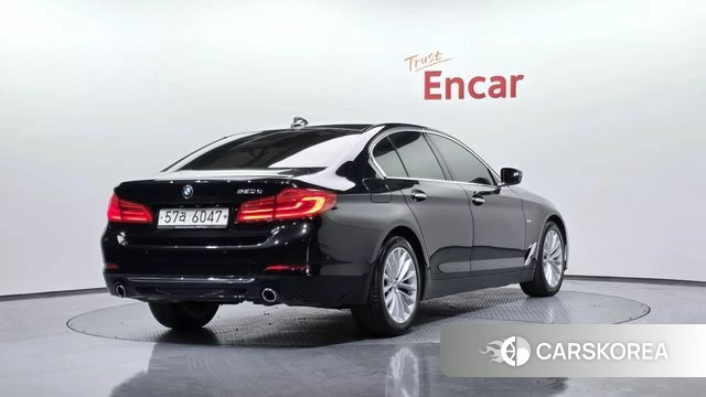 BMW 5 Series (G30) 2018 Черный из Кореи