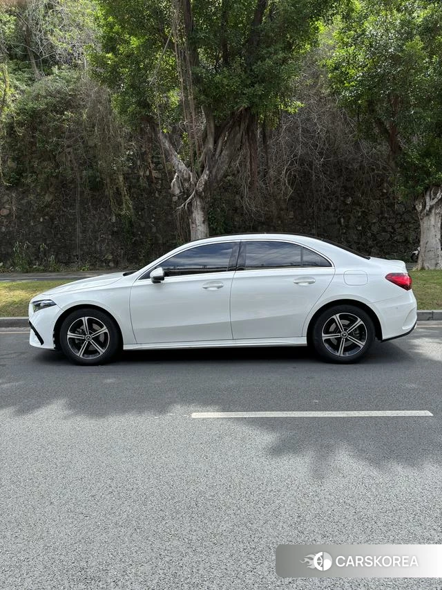 Mercedes-Benz Class A 2024 Белый из Китая
