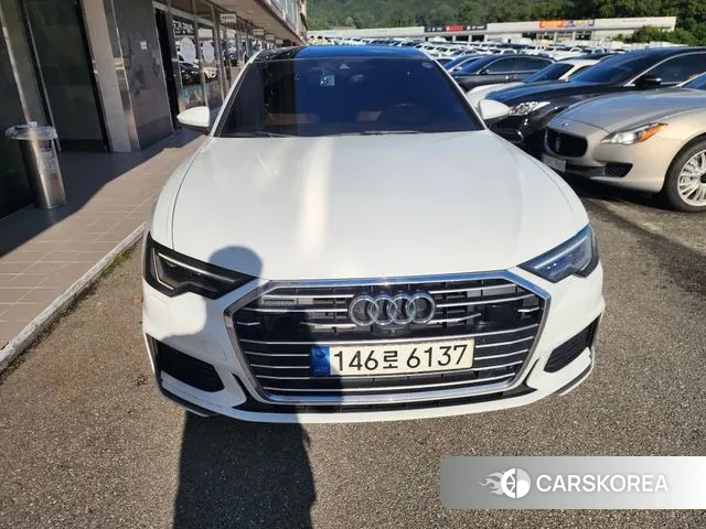 Audi A6 (C8) 2021 Белый из Кореи
