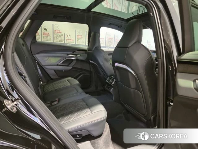 Audi Q5L 2026 Черный из Китая