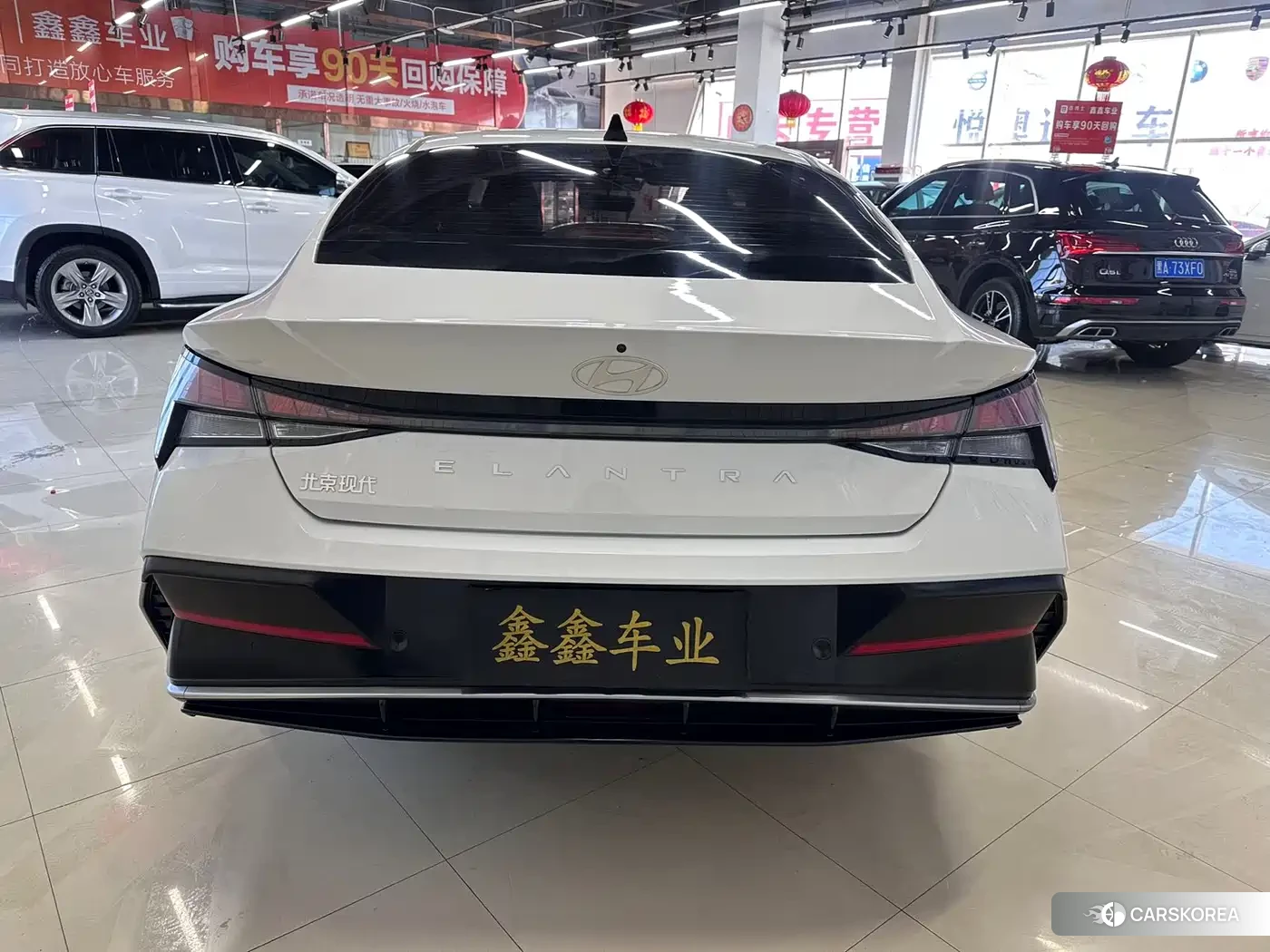 Hyundai Elantra 2023 Белый из Китая