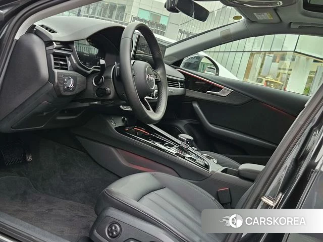 Audi A4 (import) 2021 Темно-серый из Китая