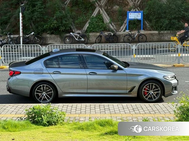 BMW 5 series (imported) 2021 Темно-серый из Китая