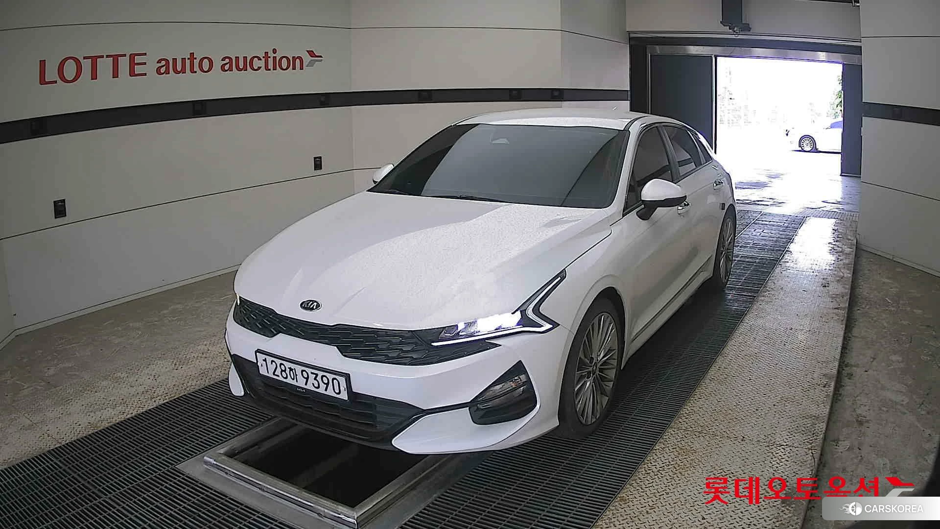 Kia K5 2020 Snow White Pearl (optional) из Кореи