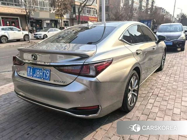 Lexus ES 2021 Темно-серый из Китая