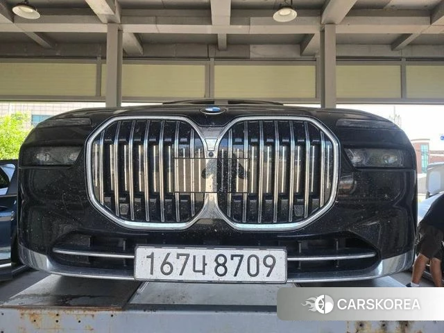 BMW 7 Series (G70) 2023 Черный из Кореи