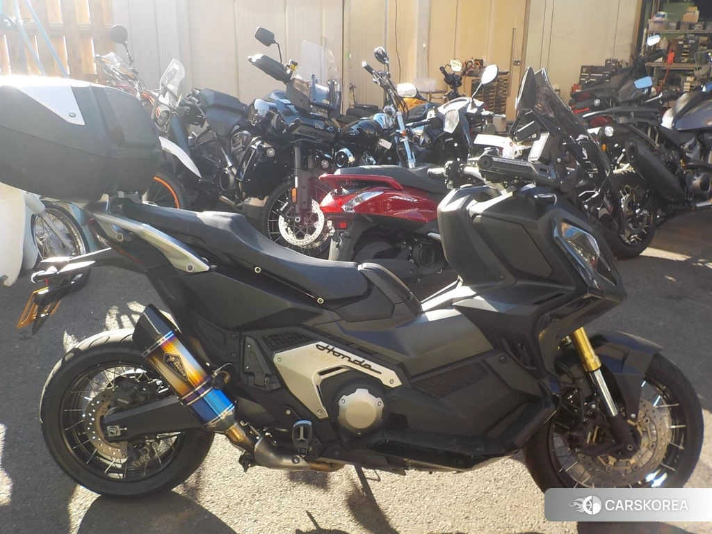 Проданный Honda X-ADV 750 2022 из Японии