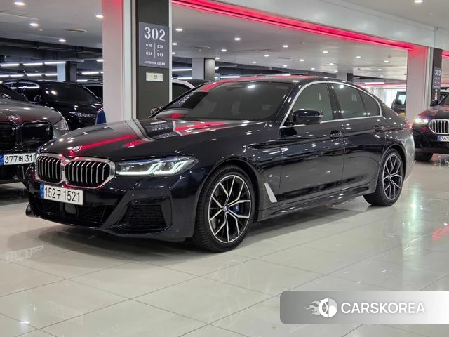 BMW 5 Series (G30) 2023 Черный из Кореи