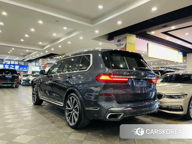 BMW X7 2020 Темно-серый из Китая