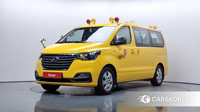 Hyundai The New Grand Starex 2018 Желтый из Кореи