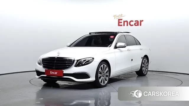 Mercedes-Benz E-Class W213 2018 Белый из Кореи
