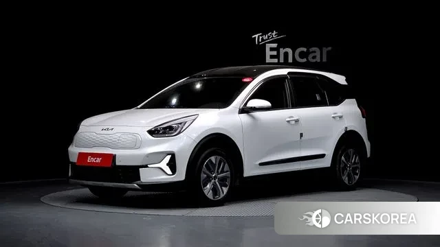 Kia Niro Plus 2023 Белый из Кореи