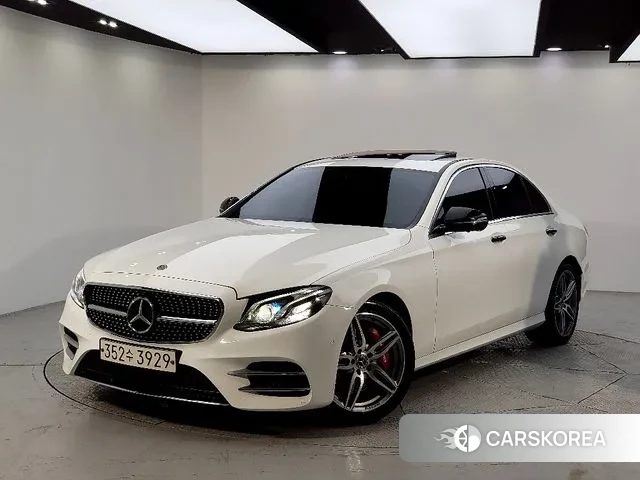Mercedes-Benz E-Class W213 2019 Белый из Кореи