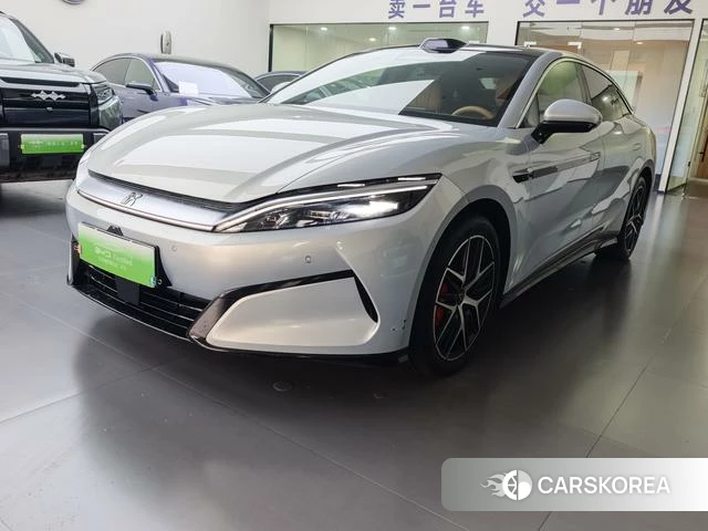 BYD Han L EV 2025 Серебристо-серый из Китая