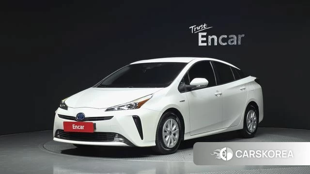Toyota Prius 4th Generation 2020 Белый из Кореи
