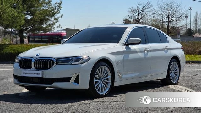 BMW 5 Series (G30) 2023 Белый из Кореи