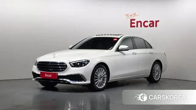 Mercedes-Benz E-Class W213 2021 Белый из Кореи