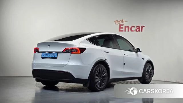 Tesla Model Y 2023 Белый из Кореи
