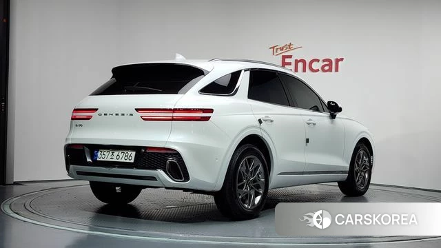 Genesis GV70 2023 Белый из Кореи