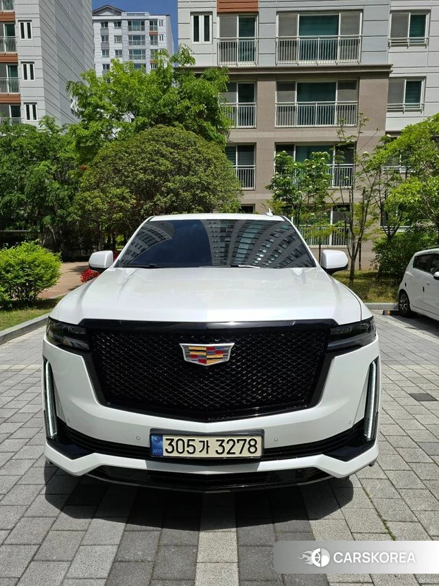 Cadillac Escalade 5th Generation 2023 Белый из Кореи