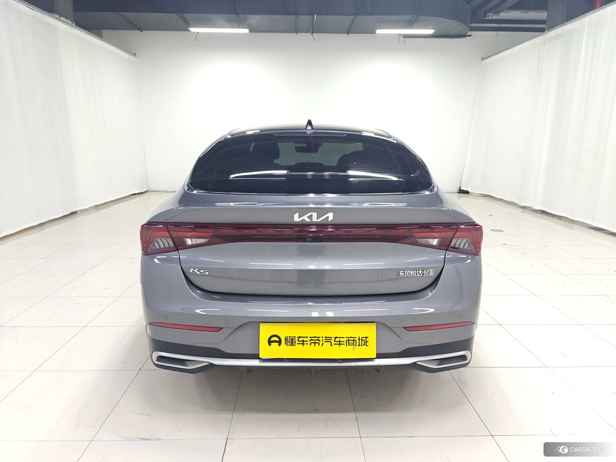 Kia K5 2021 Темно-серый из Китая