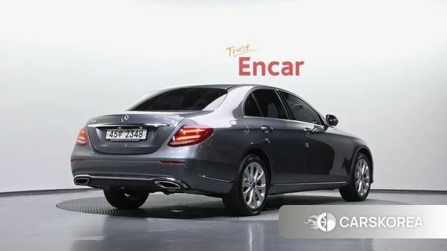 Mercedes-Benz E-Class W213 2018 Серый из Кореи