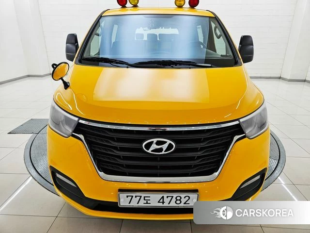 Hyundai The New Grand Starex 2019 Желтый из Кореи
