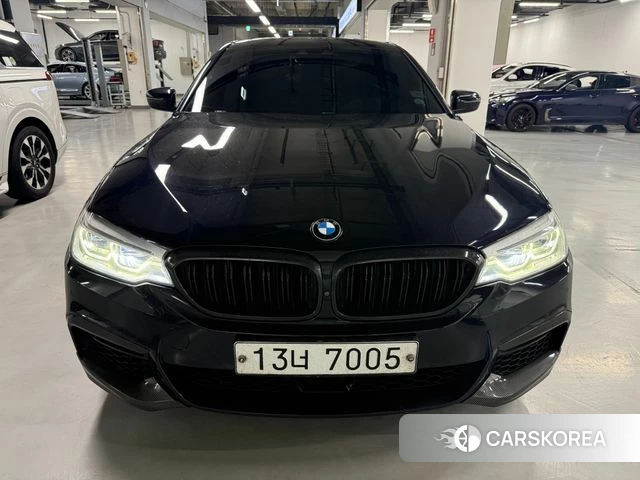BMW 5 Series (G30) 2019 Черный из Кореи