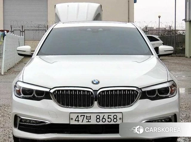 BMW 5 Series (G30) 2018 Белый из Кореи