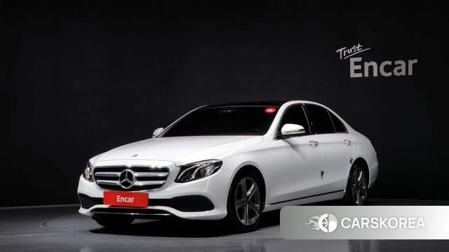 Mercedes-Benz E-Class W213 2018 Белый из Кореи