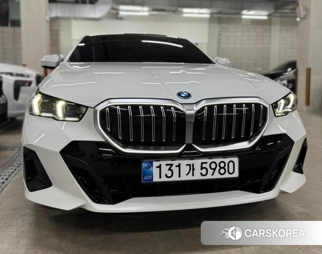 BMW 5 Series (G60) 2025 Белый из Кореи