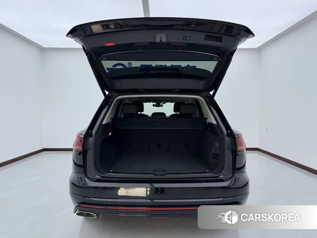 Volkswagen Touareg 2022 Черный из Китая